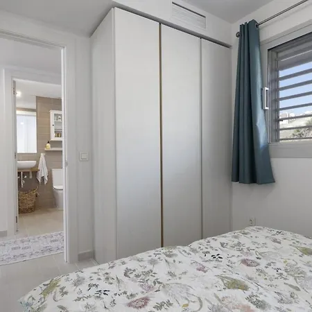 아파트 Stunning Seafront In Carvajal 푸엔히롤라